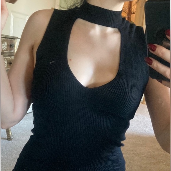 GUESS Ribbed Top - Picture 2 of 7